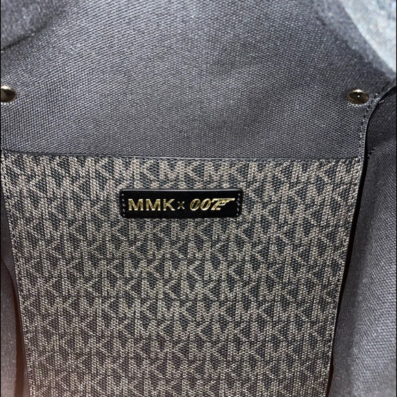 🌺 NWT Michael Kors MMK x 007 Beck XL Metallic Logo Weekender + Free Gifts 🌺 - Picture 11 of 15